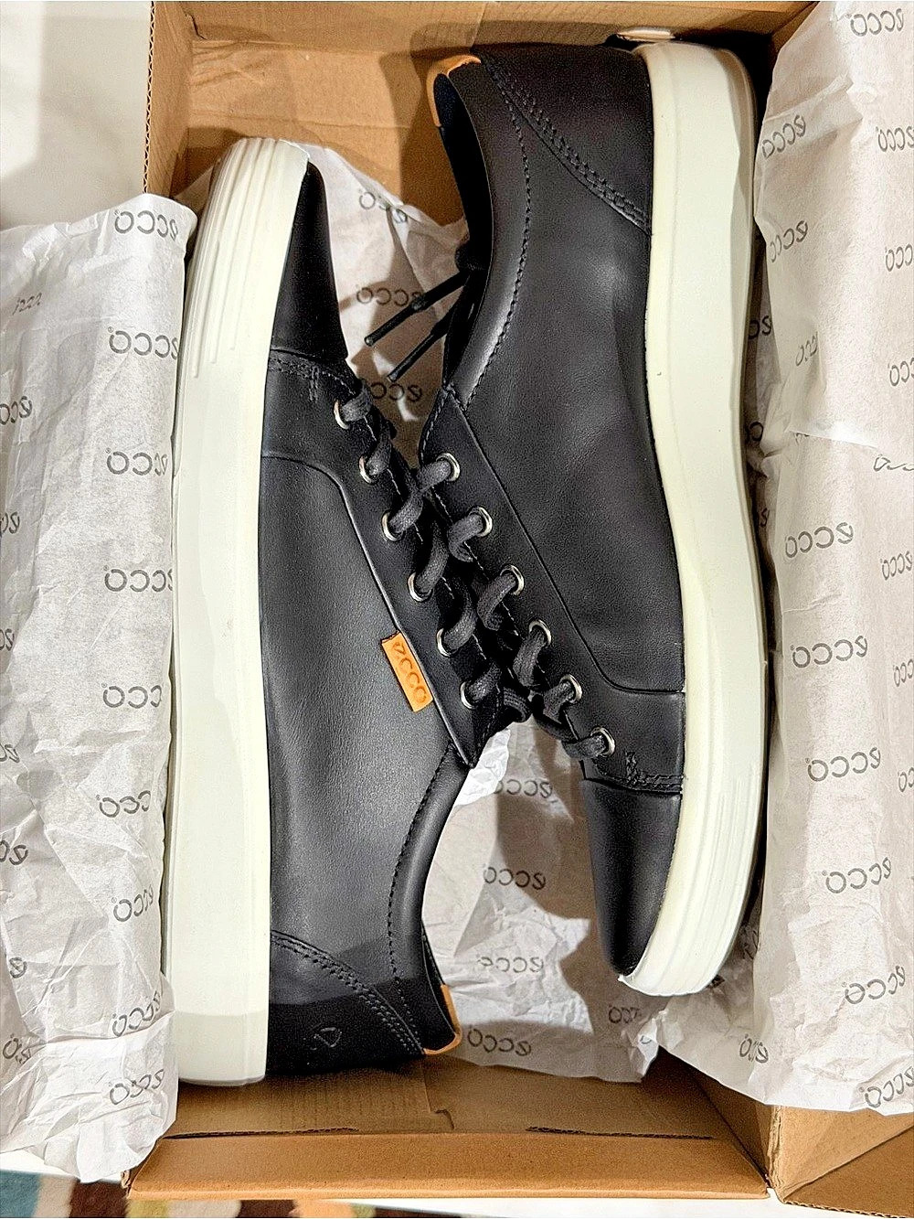 ECCO Soft 7 Sneaker Black & White US 9-9.5